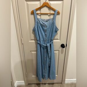 denim jean dress! 💙